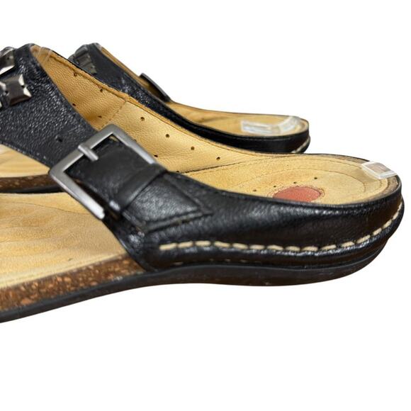 Clarks Unstructured Undrizzle Studded Leather Thongs Comfort Sandals Shoes 7.5 - Picture 9 of 16